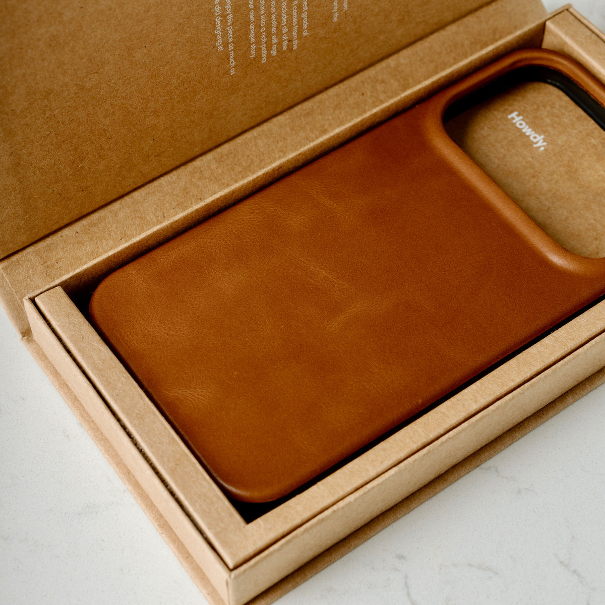 The Minimalist Full-Grain Leather iPhone 17 Pro MagSafe Case - Saddle Tan