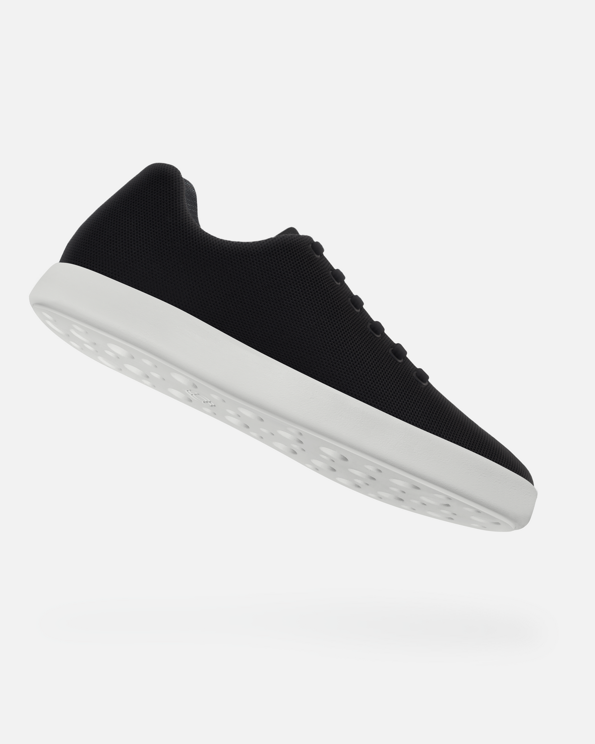 Model 000: Black & White