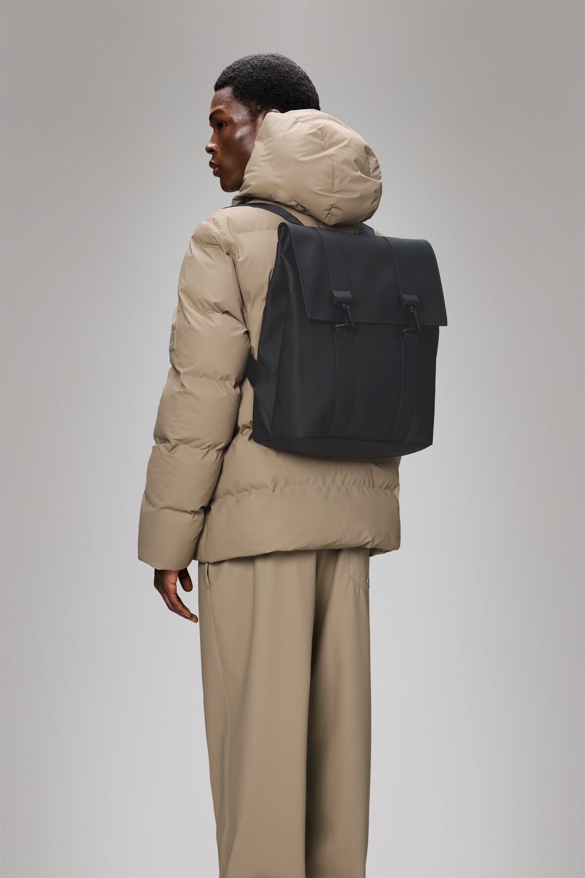 RAINS MSN Bag Black 21L H40 x D14 x W35 cm Backpack