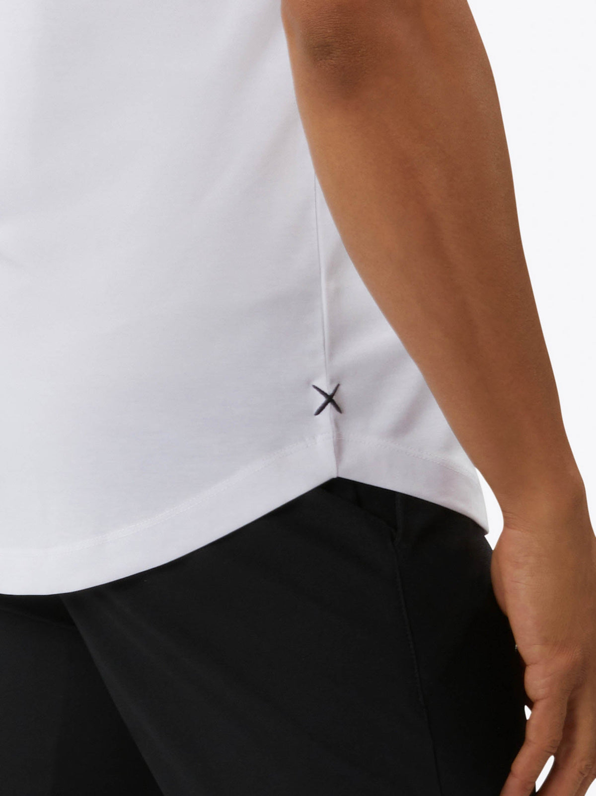 AO V-Neck Curve-Hem Tee | White Signature-fit PYCA Pro®