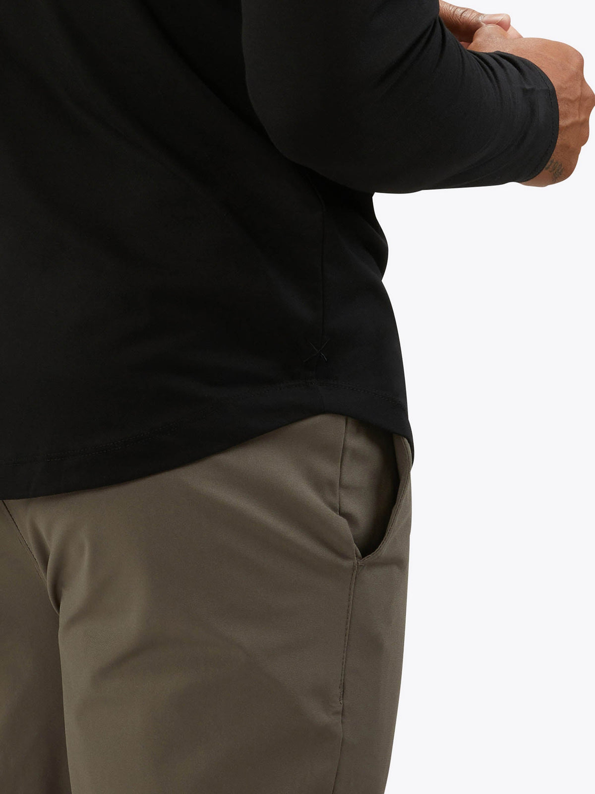 AO Long Sleeve Curve-Hem Tee | Black Signature-fit PYCA Pro®