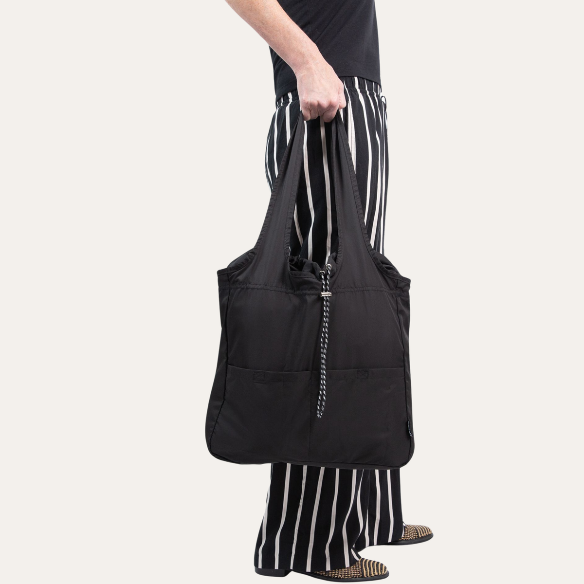 THE BALOS PACKABLE TOTE BAG / STINGRAY BLACK