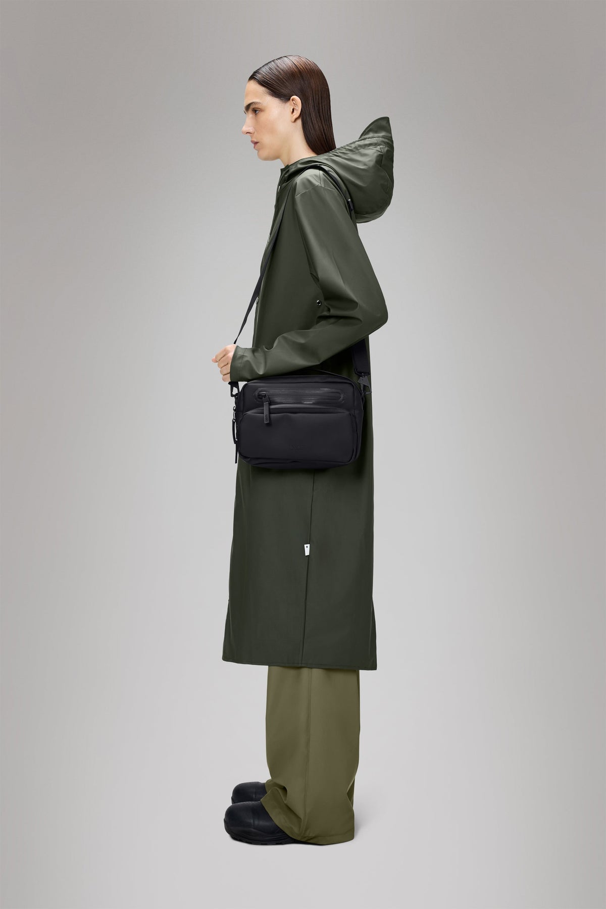 RAINS Cargo Box Bag Black 3.60L H18 x D9 x W25 cm Crossbody