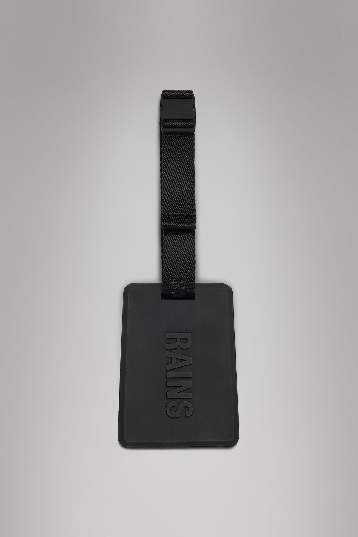 RAINS Travel Tag Black Lifestyle