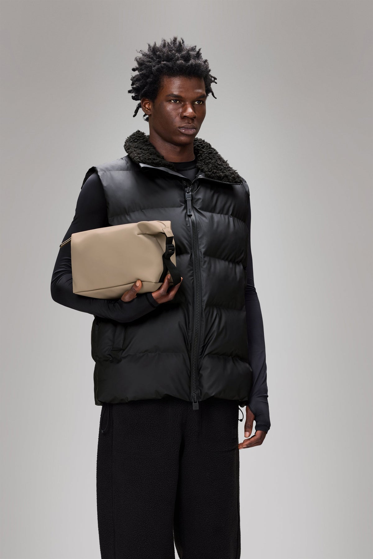 RAINS Hilo Wash Bag Beige 4.40L H18 x D12 x W26 cm Wash Bag