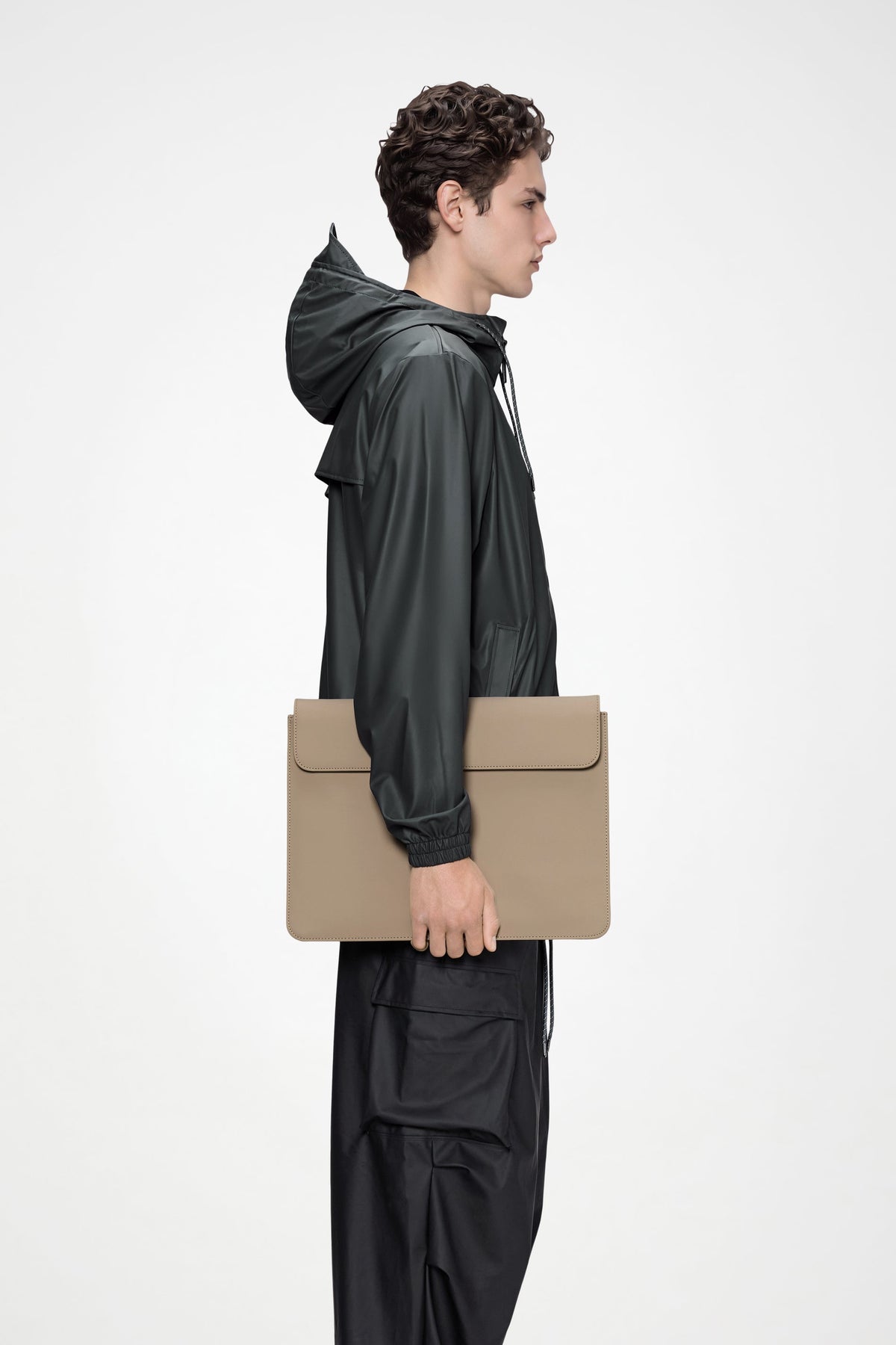 RAINS Laptop Portfolio 15″/16″ Beige 0.60L H30 x D0 x W40 cm Laptop Case
