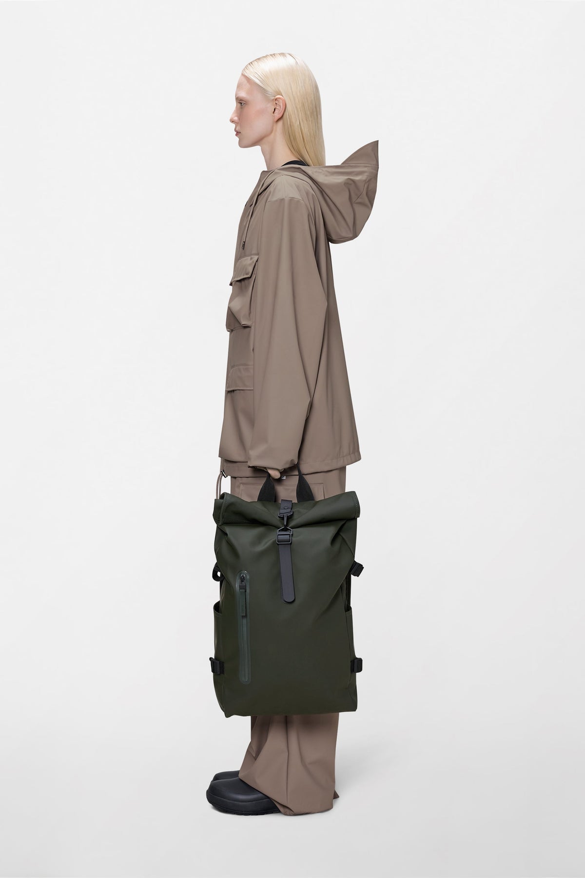 RAINS Rolltop Rucksack Large Green 28L H63 x D14 x W32 cm Backpack