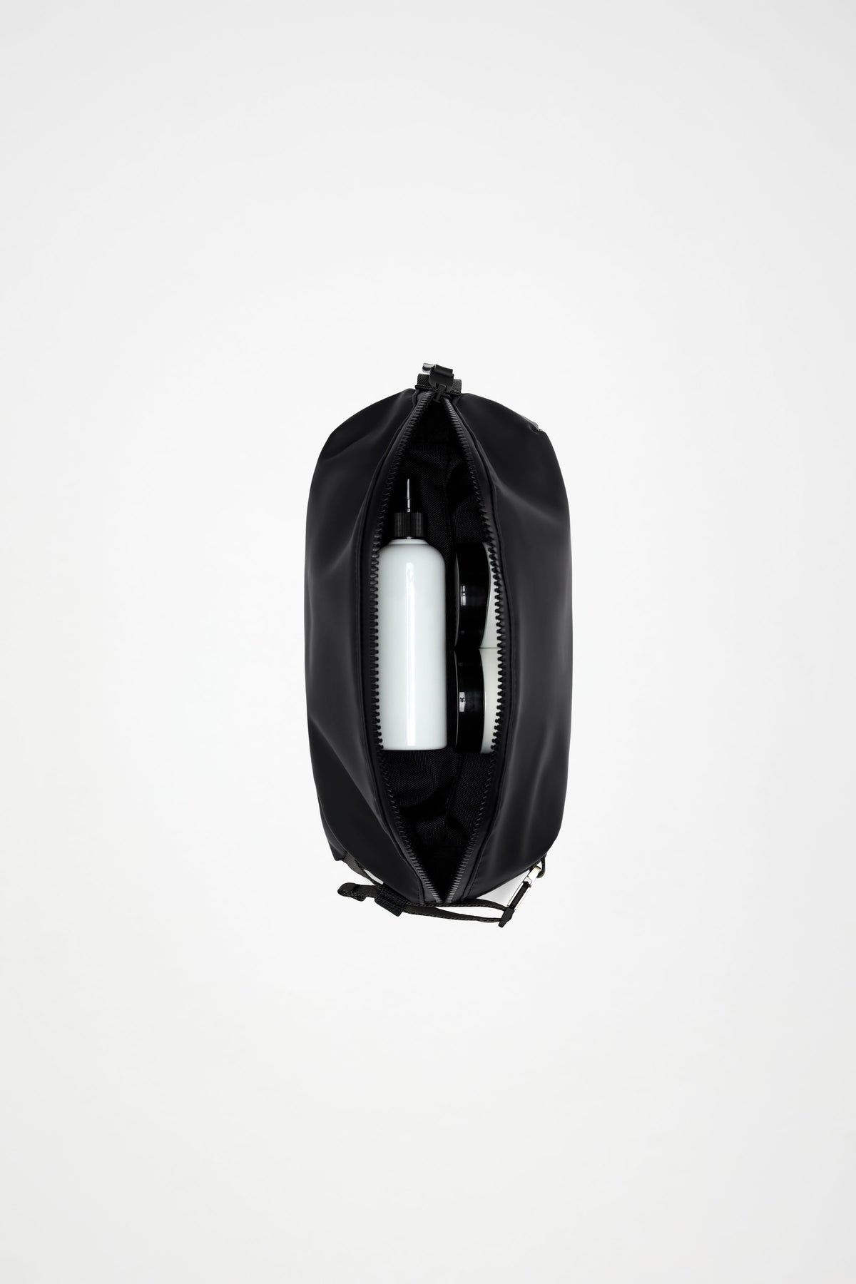RAINS Valera Wash Bag Black 6L H18 x D12 x W25 cm Wash Bag