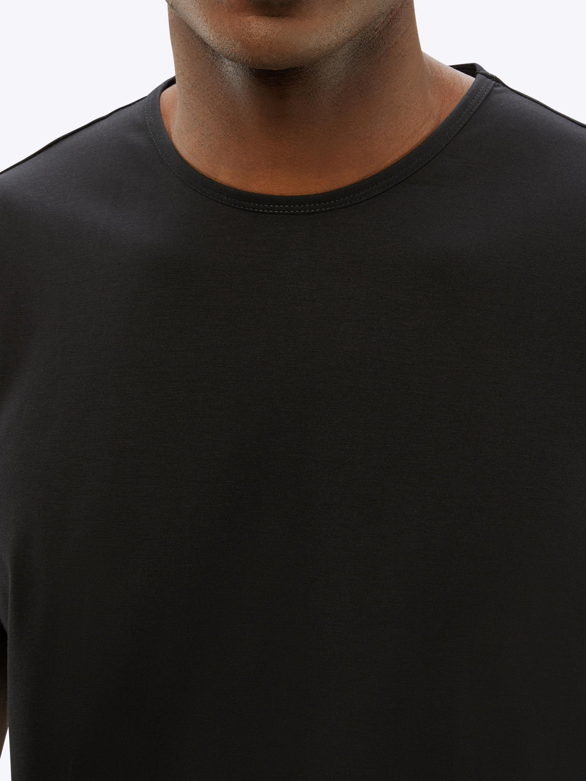 AO Split-Hem Tee | Black Signature-fit PYCA Pro®