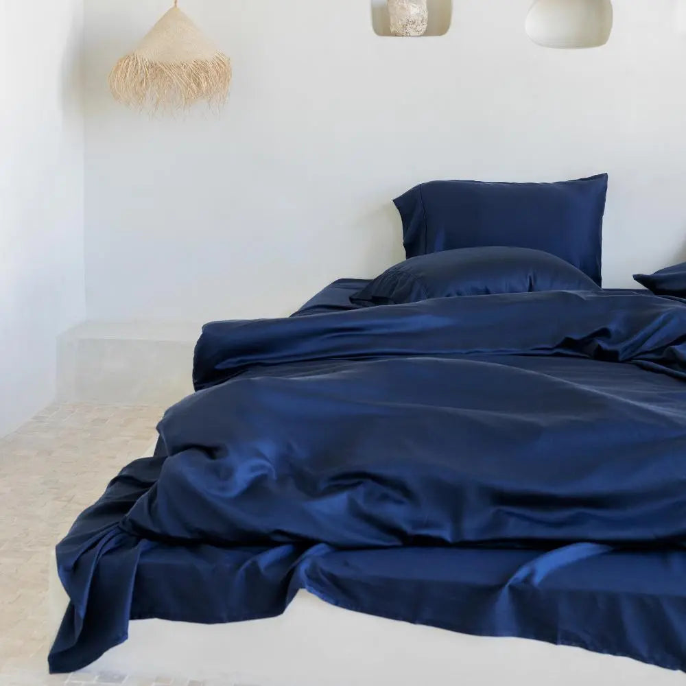 Premium Ocean-colored duvet cover, crafted for understated elegance and restful luxury.