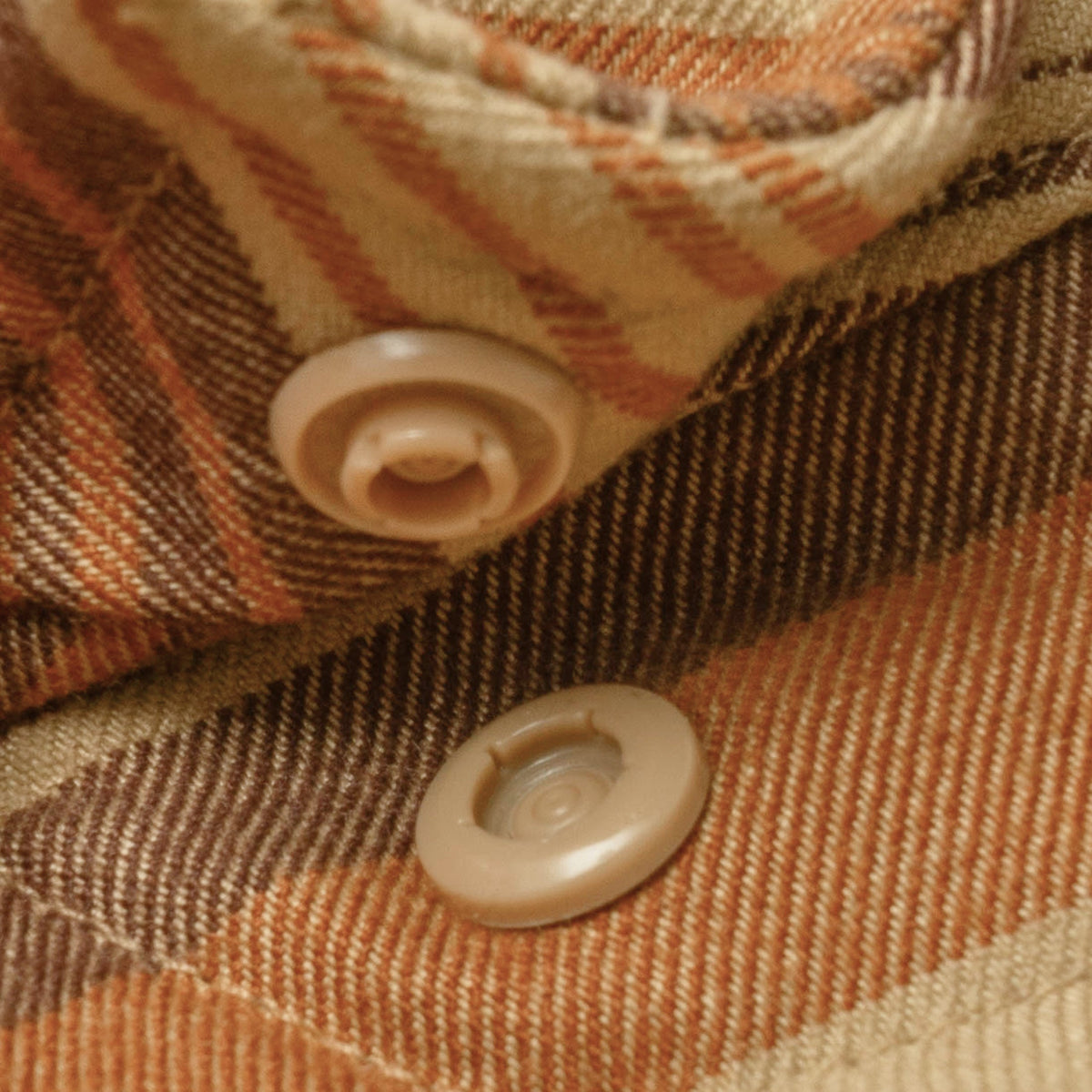 collar snaps on shirt