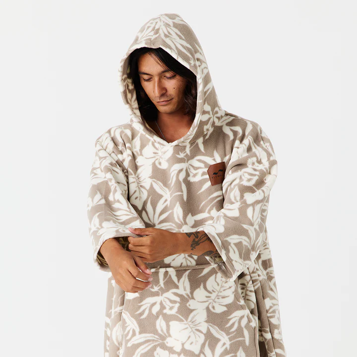 Hauke Chilling Fleece Poncho