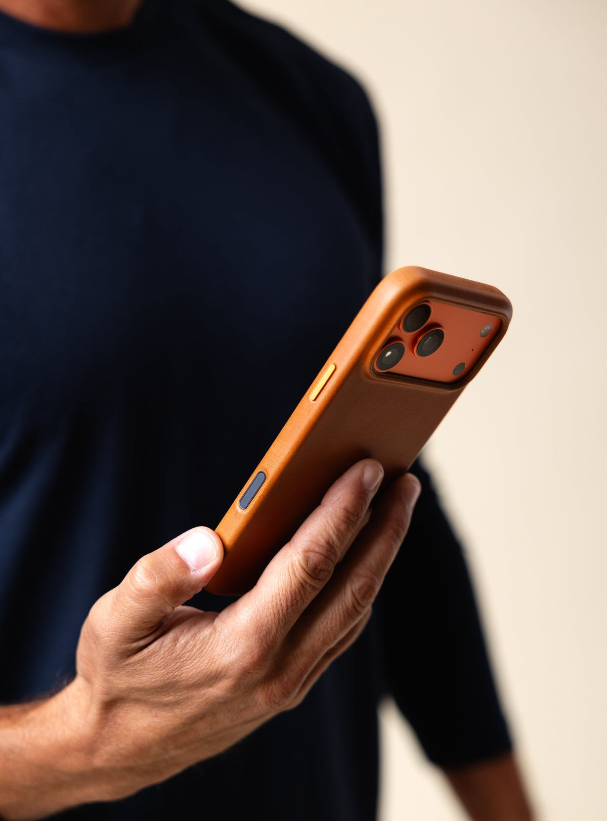 The Minimalist Full-Grain Leather iPhone 17 Pro Max MagSafe Case - Saddle Tan