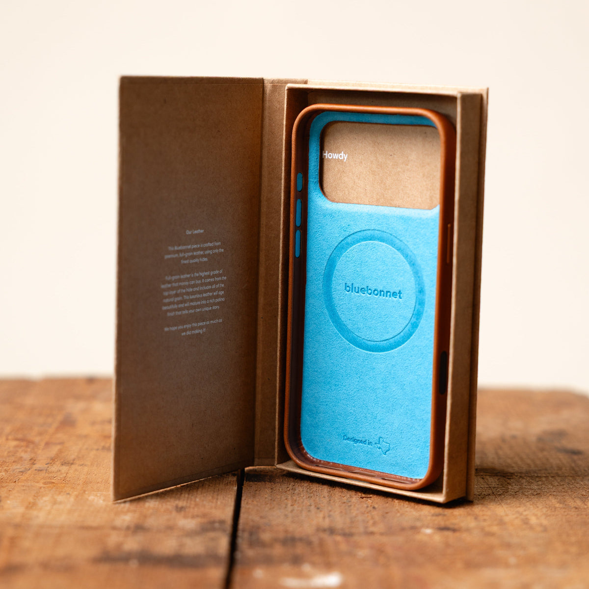 The Minimalist Full-Grain Leather iPhone 17 Pro MagSafe Case - Saddle Tan