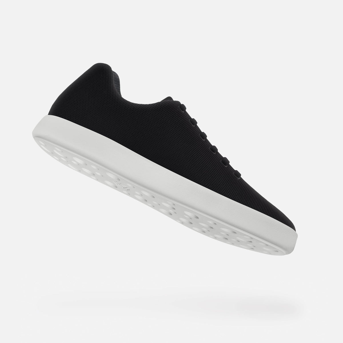 Model 000: Black & White