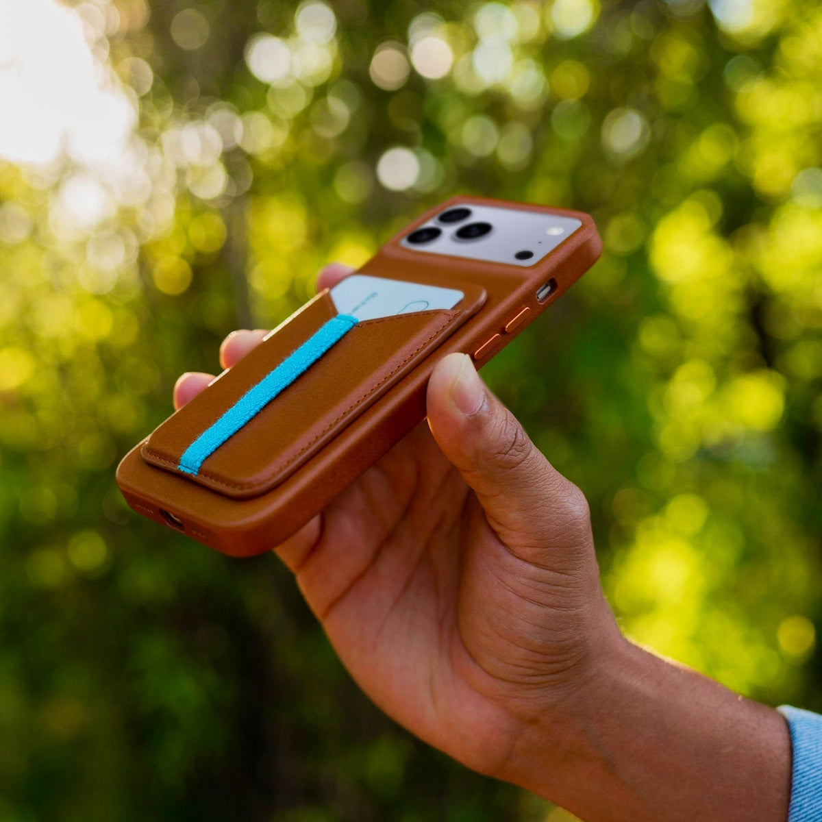 The Minimalist Full-Grain Leather iPhone 17 Pro MagSafe Case - Saddle Tan