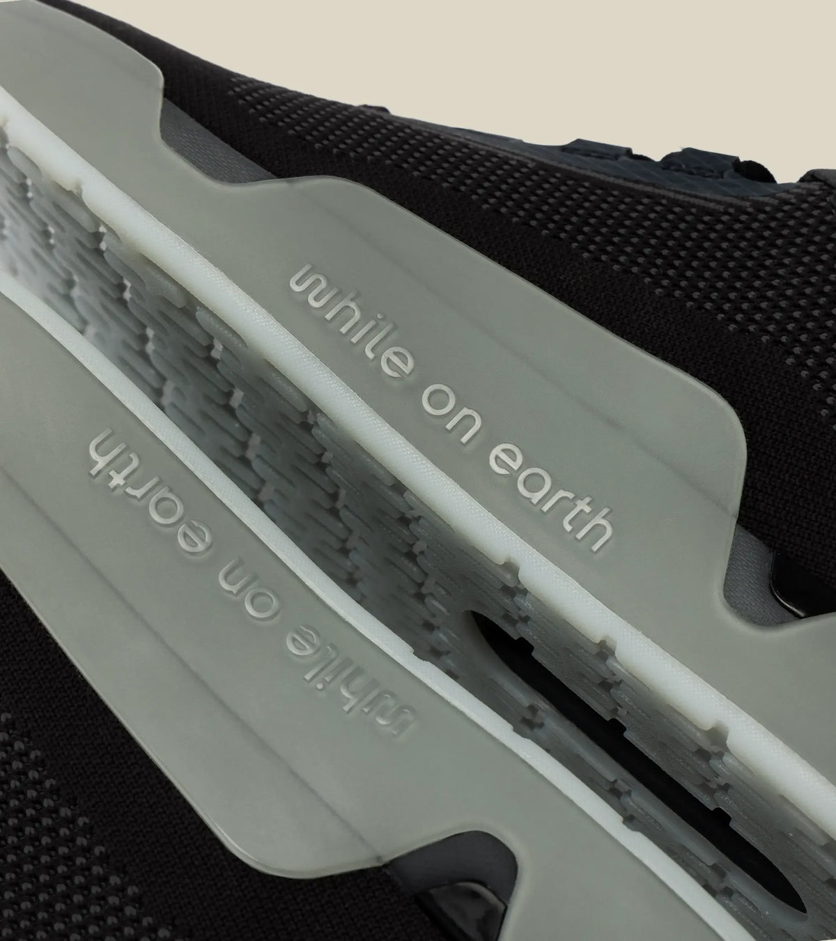 women's move trainer - black/moon