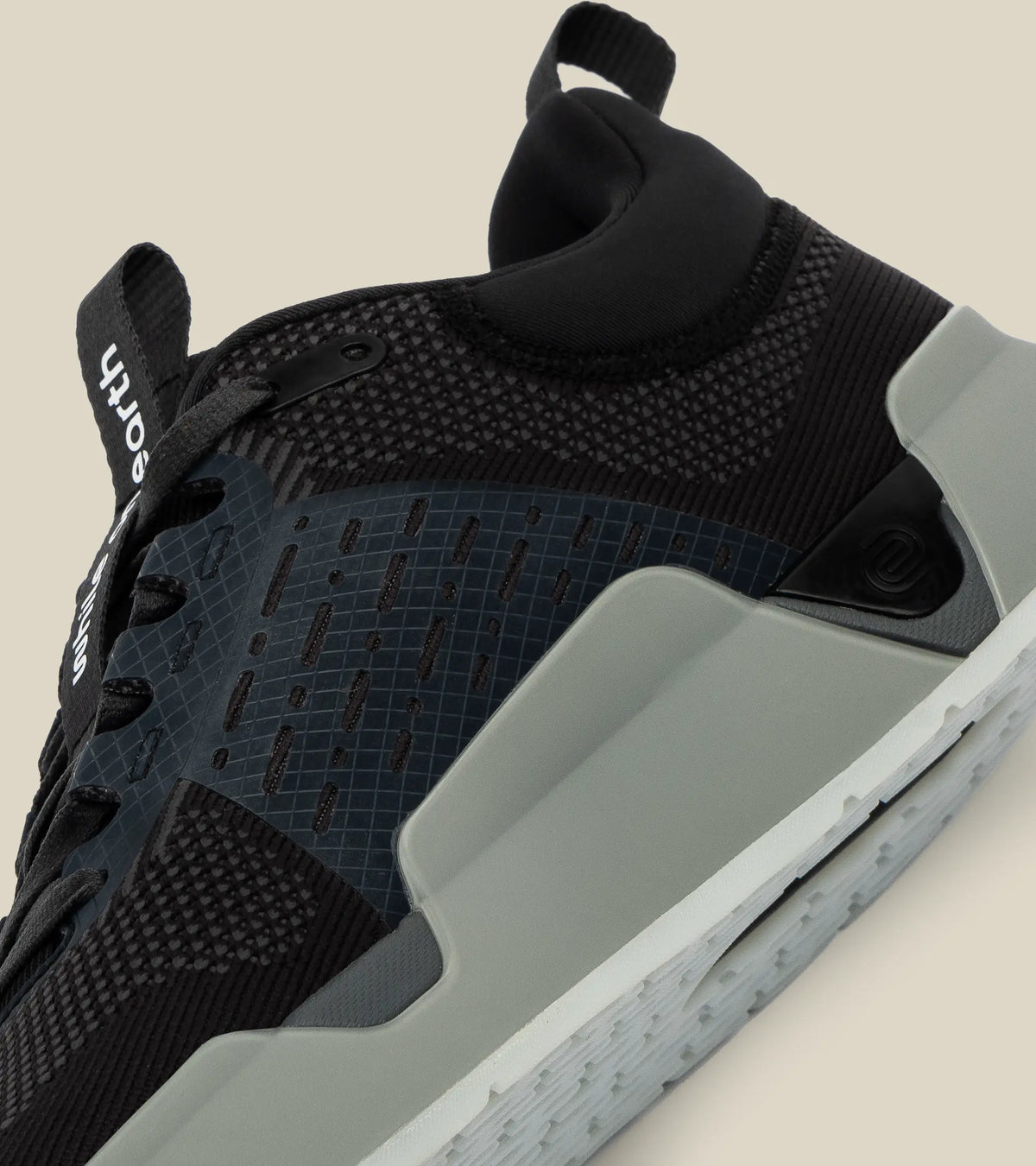 women's move trainer - black/moon