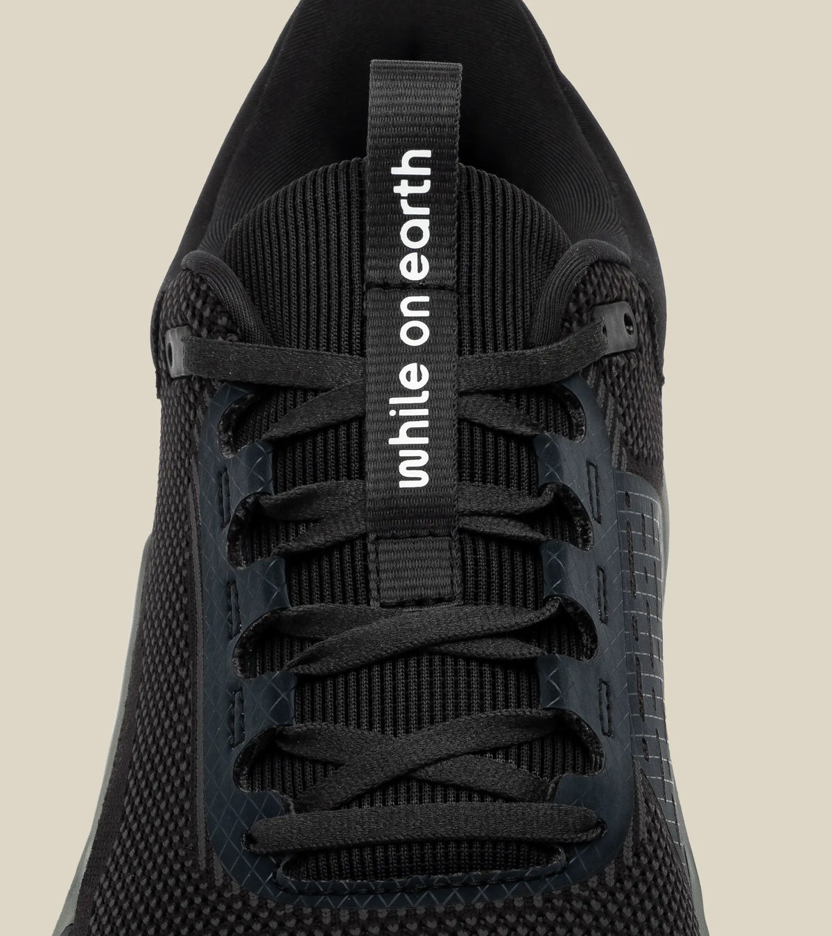 women's move trainer - black/moon