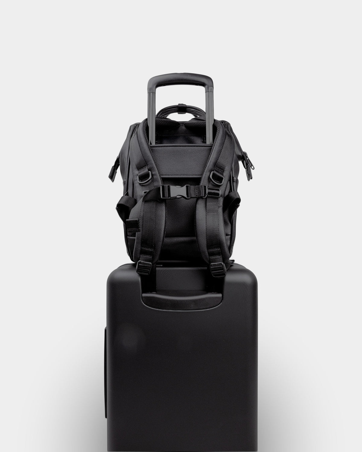 #color_Black Leatherlite
