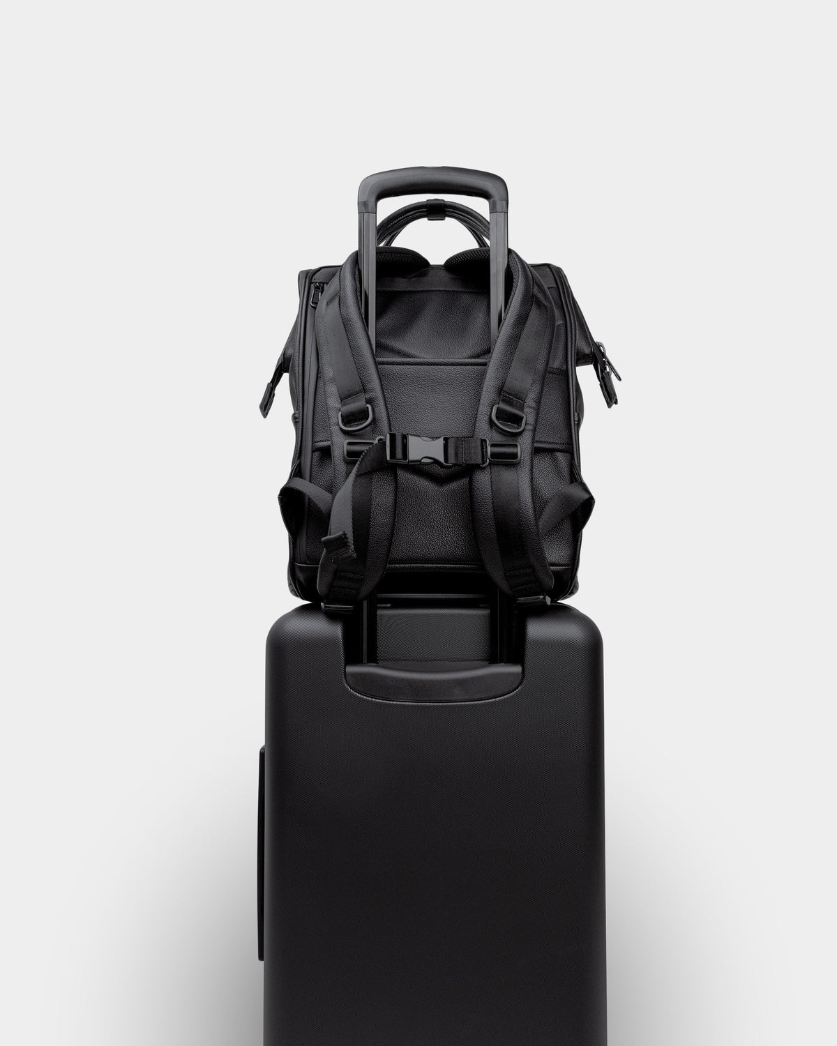 #color_black leatherlite