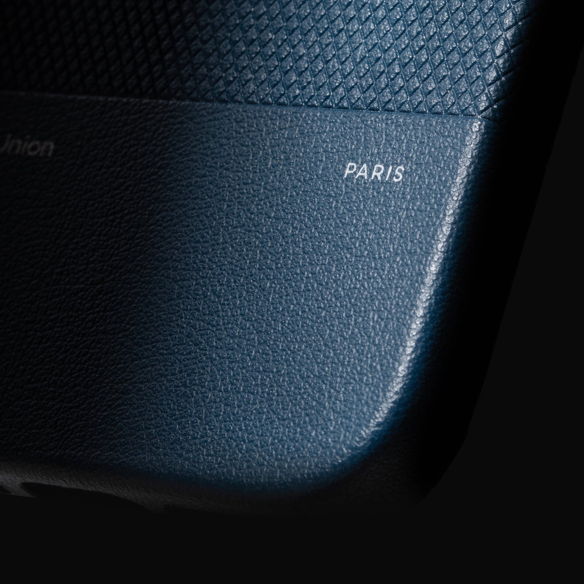 #color_Navy #initially_selected