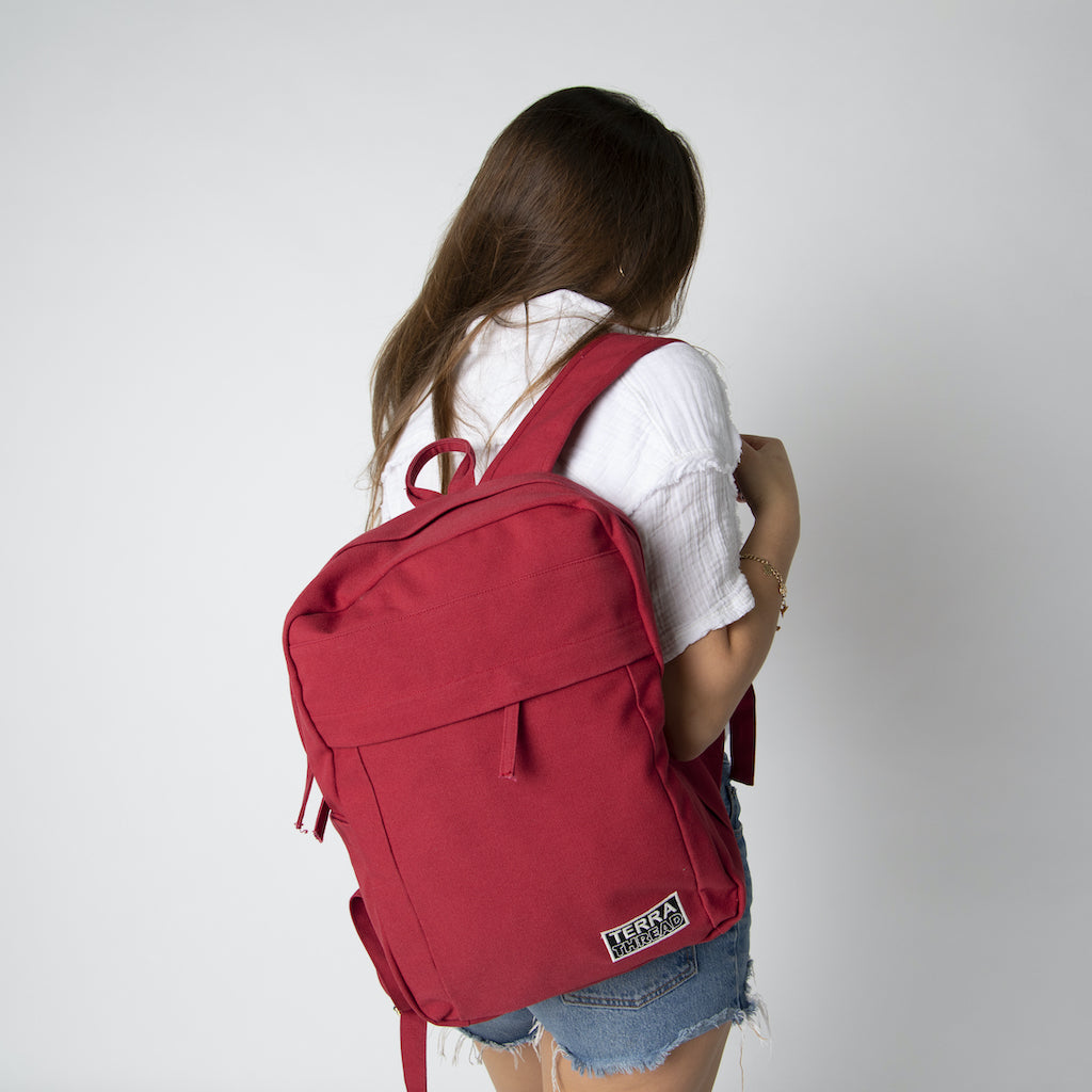 red backpack women&#39;s