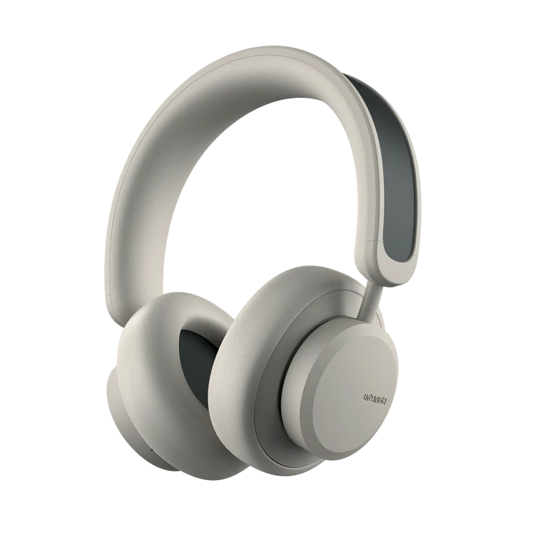 Los Angeles - World&#39;s First Solar Powered Headphone