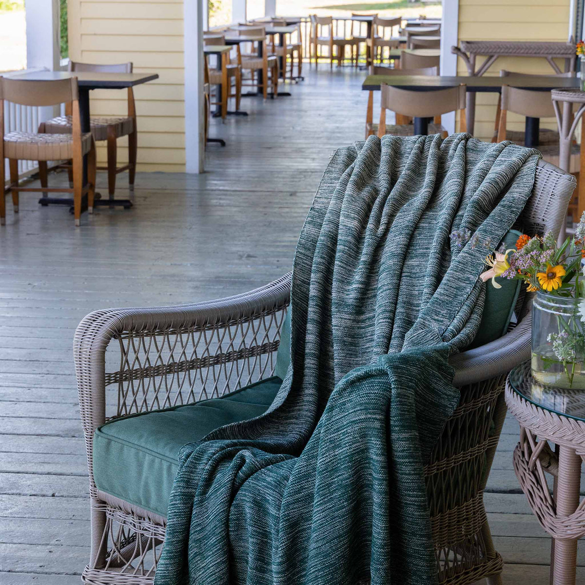 in2green Eco Throw Textured Sustainable Knit Throw Blanket - Textured Ombre