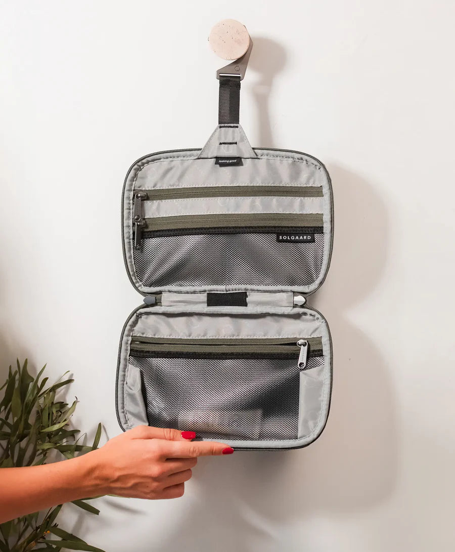 Duo Hanging Toiletry Kit