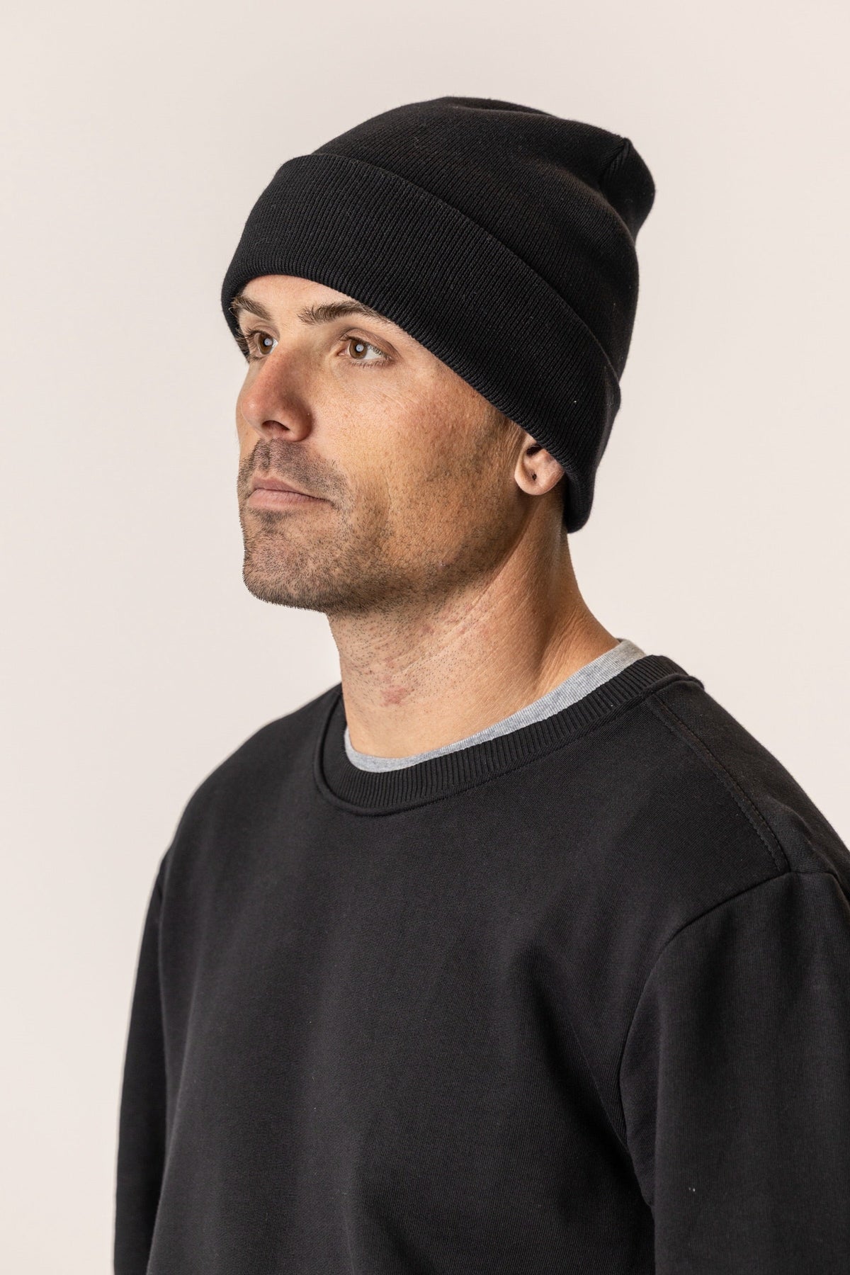 best mens beanie made of organic cotton#color_black