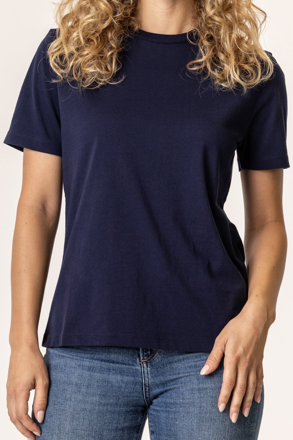close up shot of navy blue tshirt#color_navy-blue