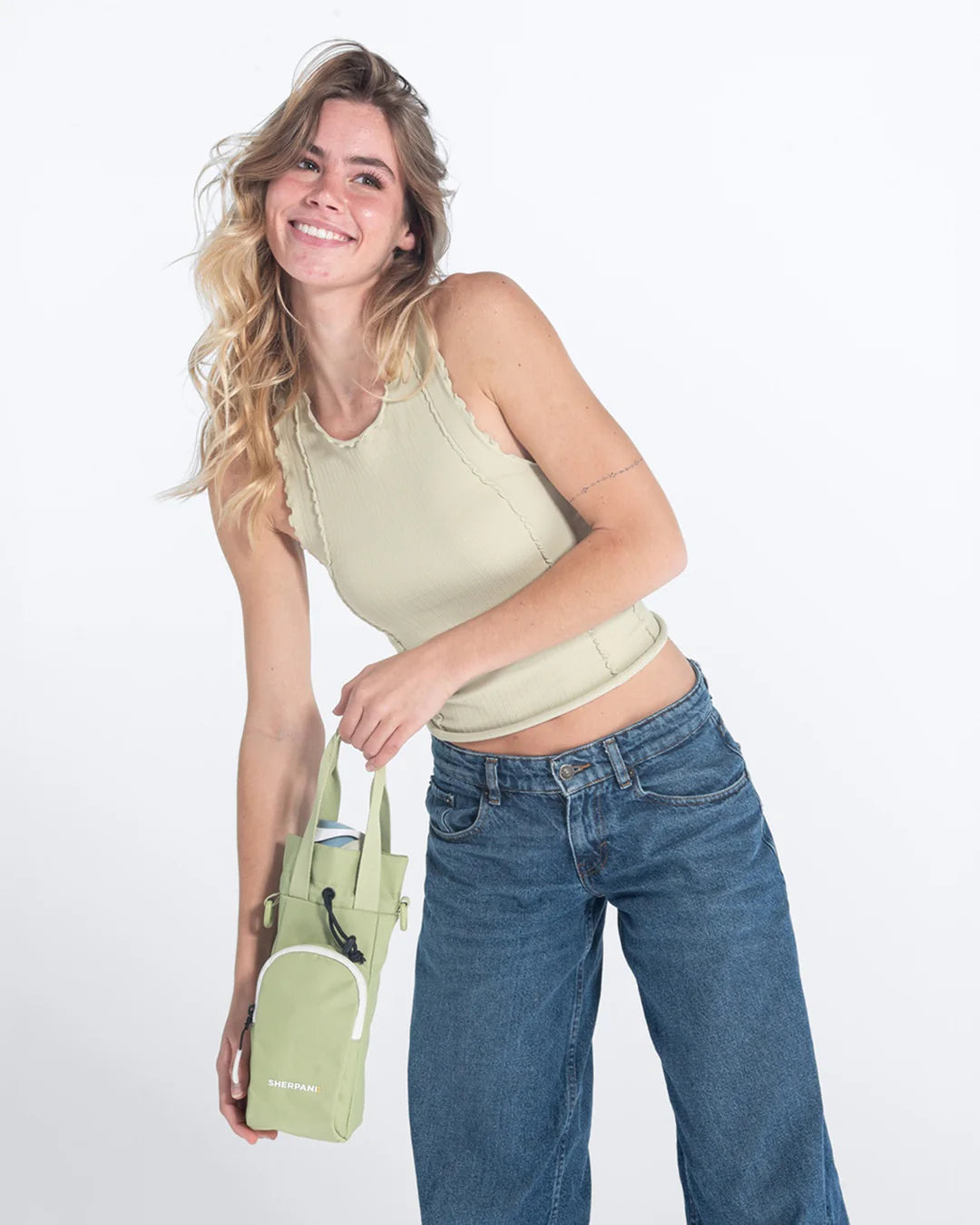 Izzie | Water Bottle Crossbody