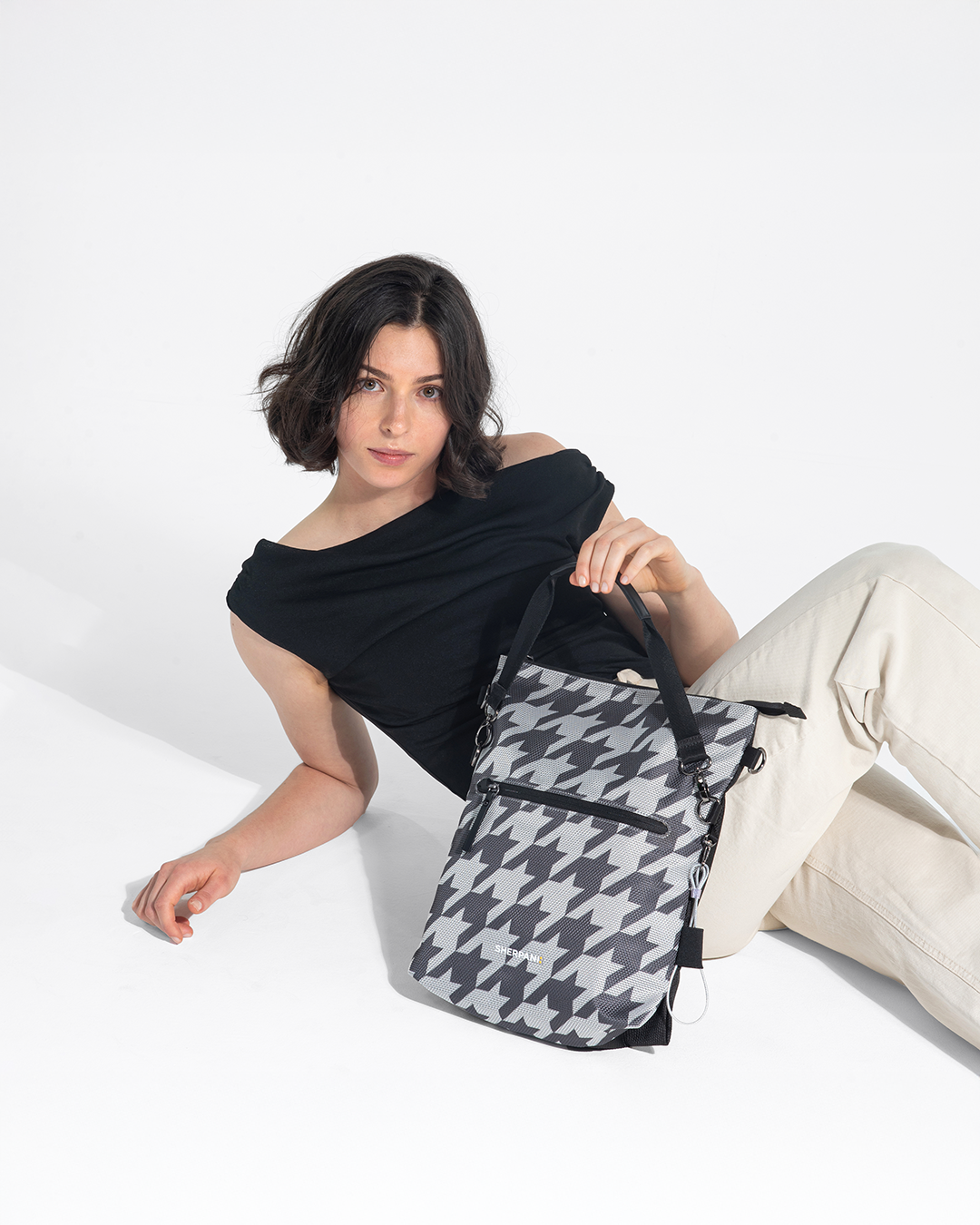 Vale AT | Reversible Crossbody