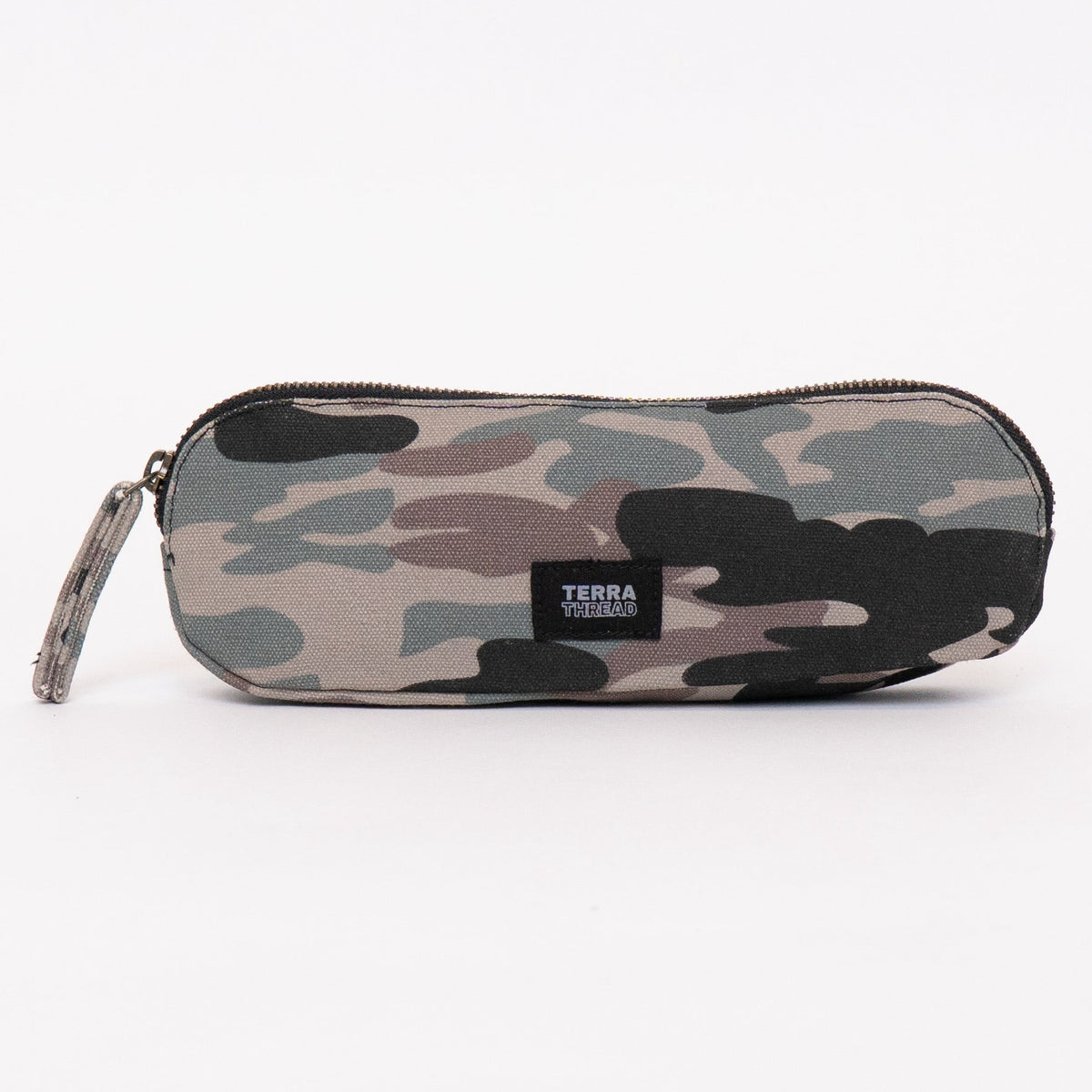 A camouflage pencil case with a black zipper#color_camo