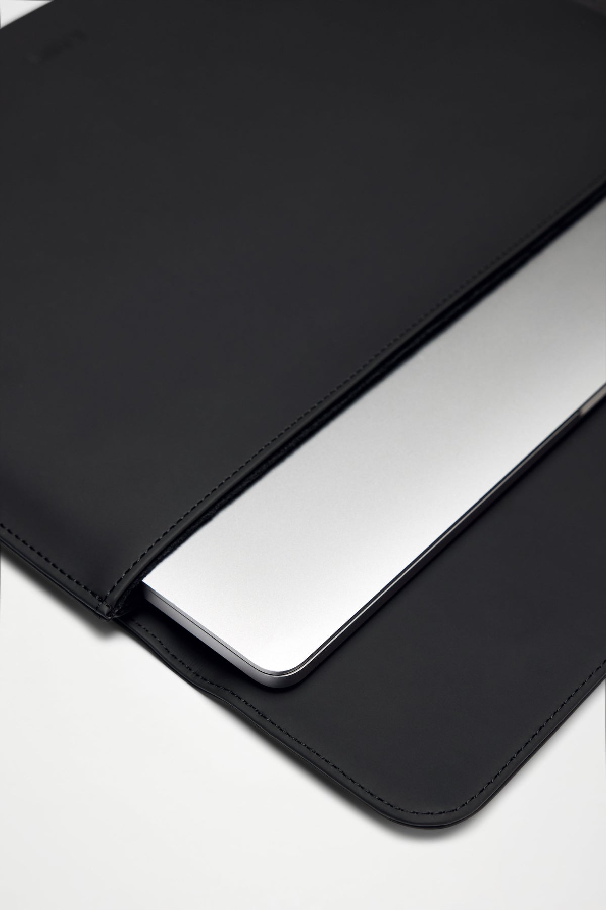 RAINS Laptop Portfolio 13″/14″ Black 0.50L H27 x D0 x W36.50 cm Laptop Case