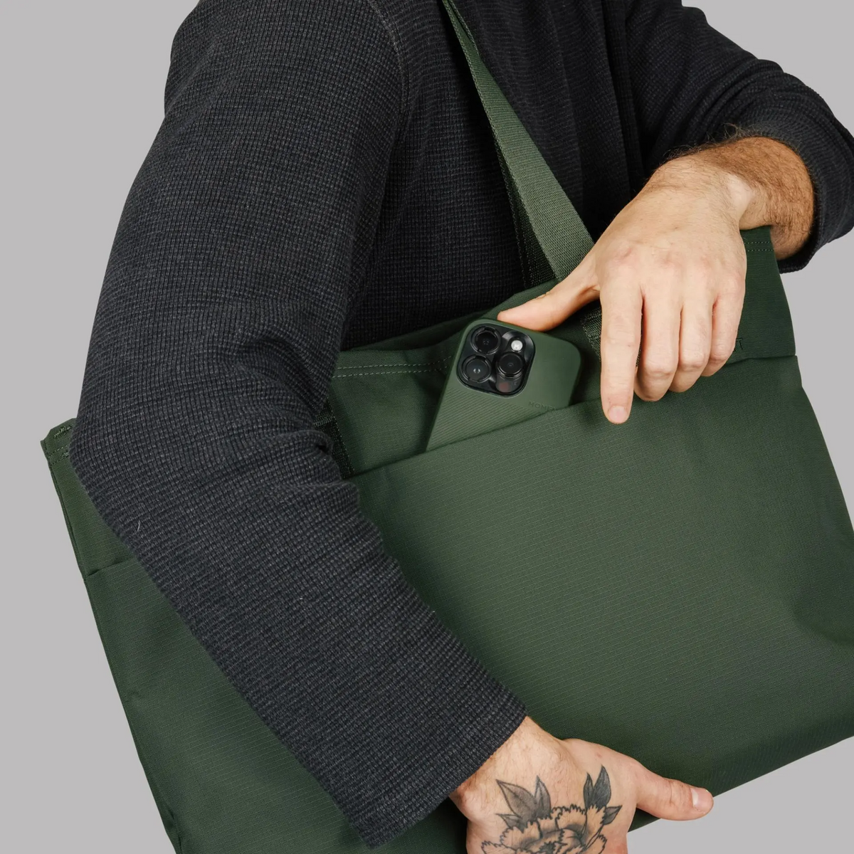 Everything Travel Tote - 19L