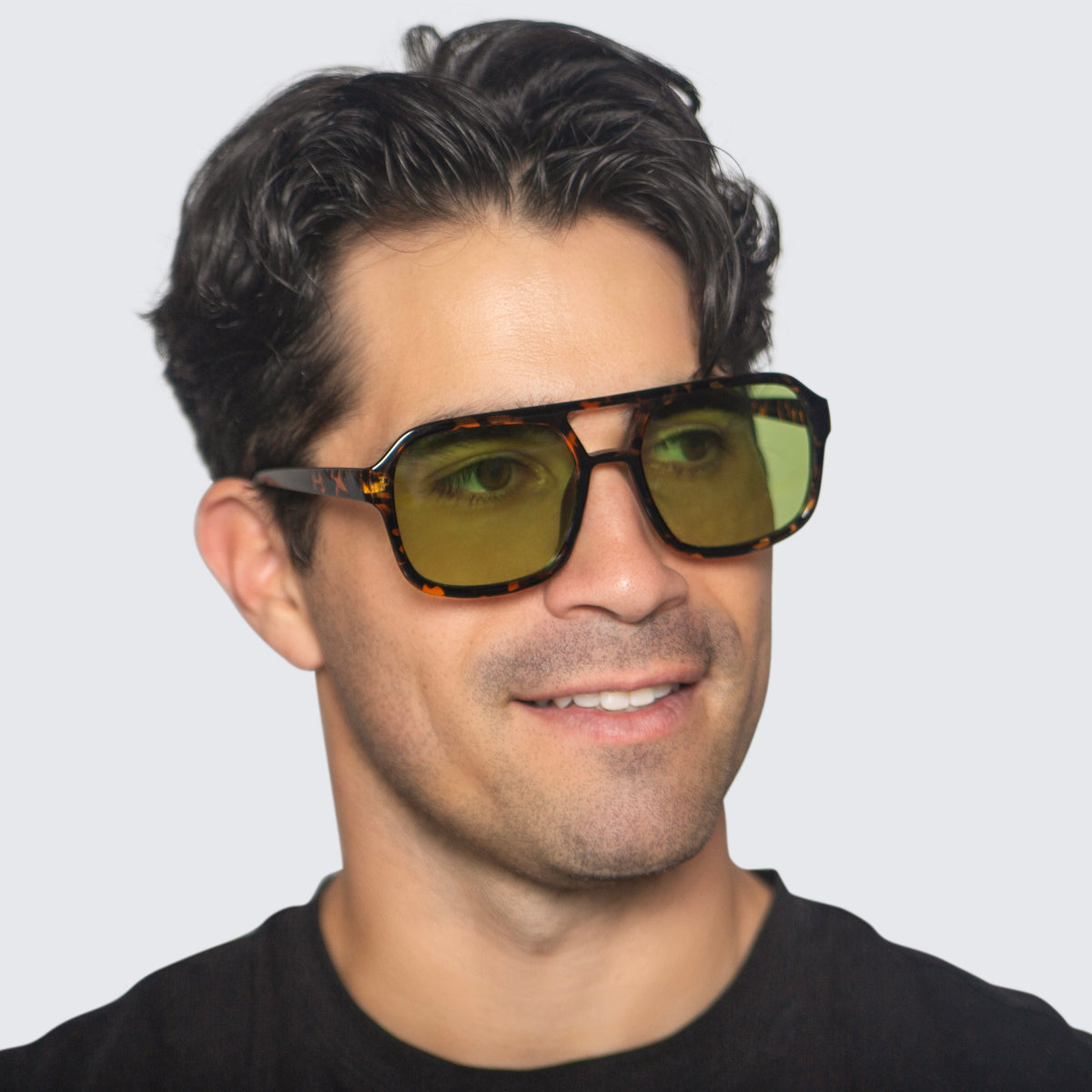 Jaxy Diplomat Aviator sunglasses — worn view #Color_Tortoise