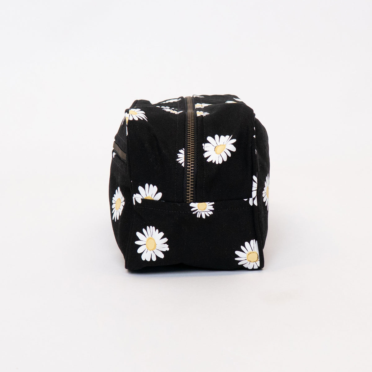 floral print toiletry bag#color_daisy