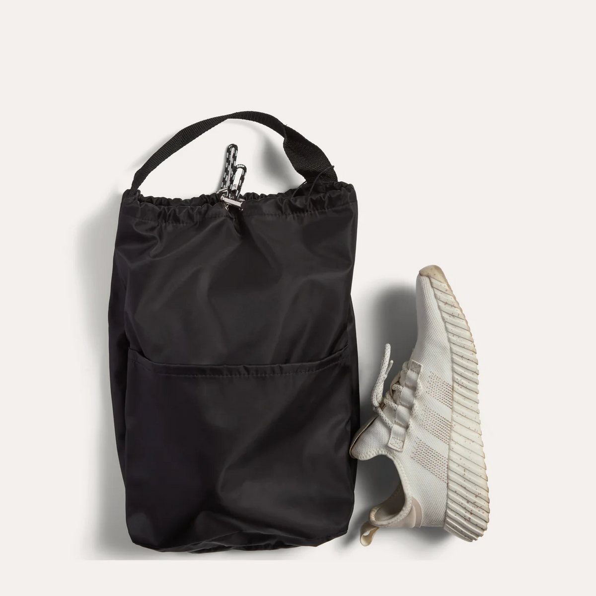 THE RIPPLE DUO POCKET SHOE & WINE BAG // STINGRAY BLACK