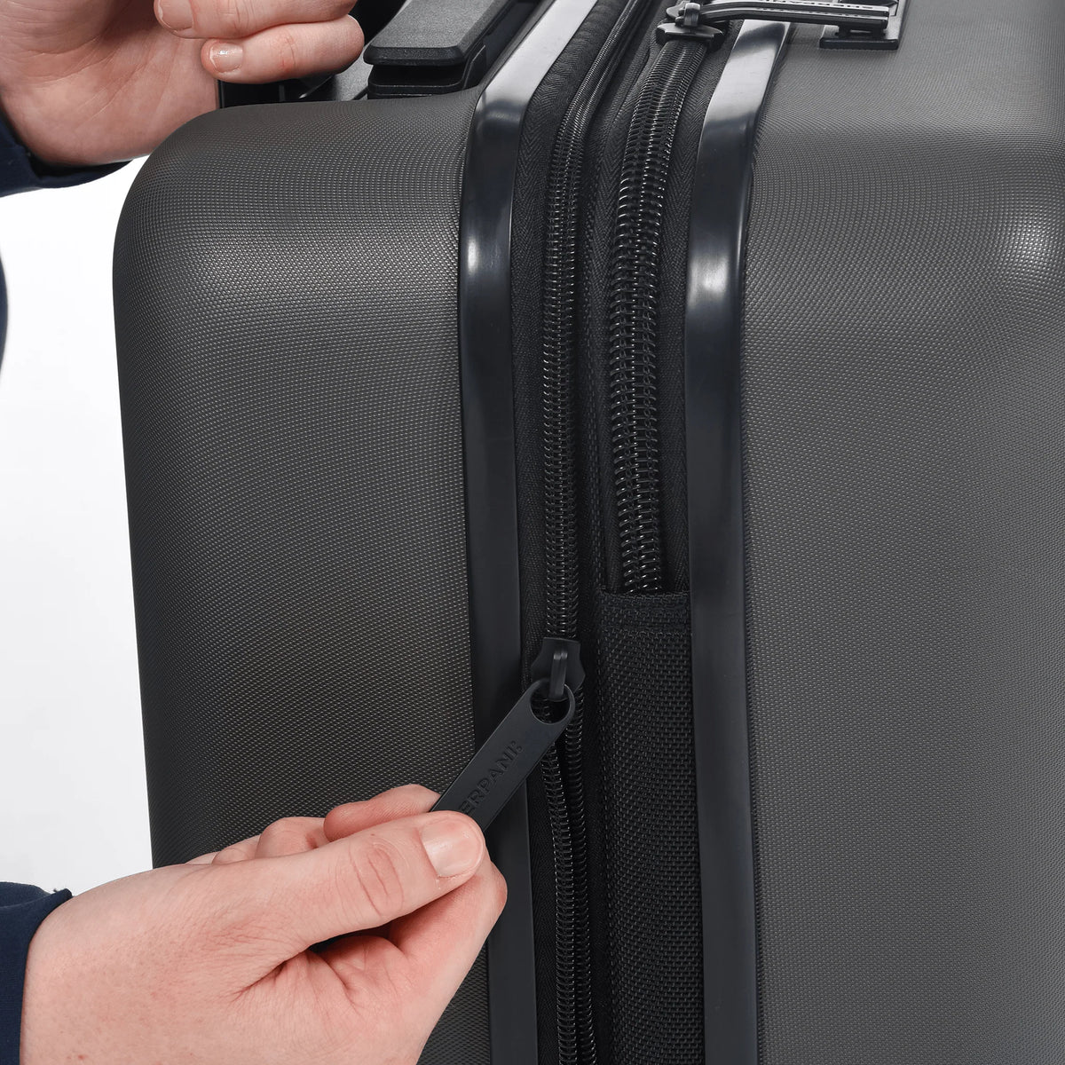 Meridian | 22" Carry-On