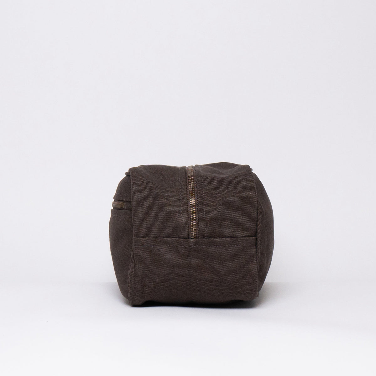 mens toiletries bag#color_chestnut-brown