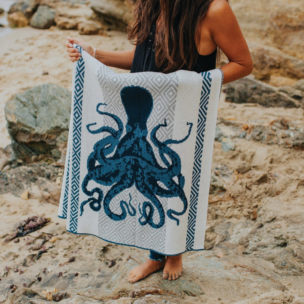 in2green Eco Throw Cotton Sustainable Knit Throw Blanket | Coastal - Octopus Square 655646736600 BL01OCT2