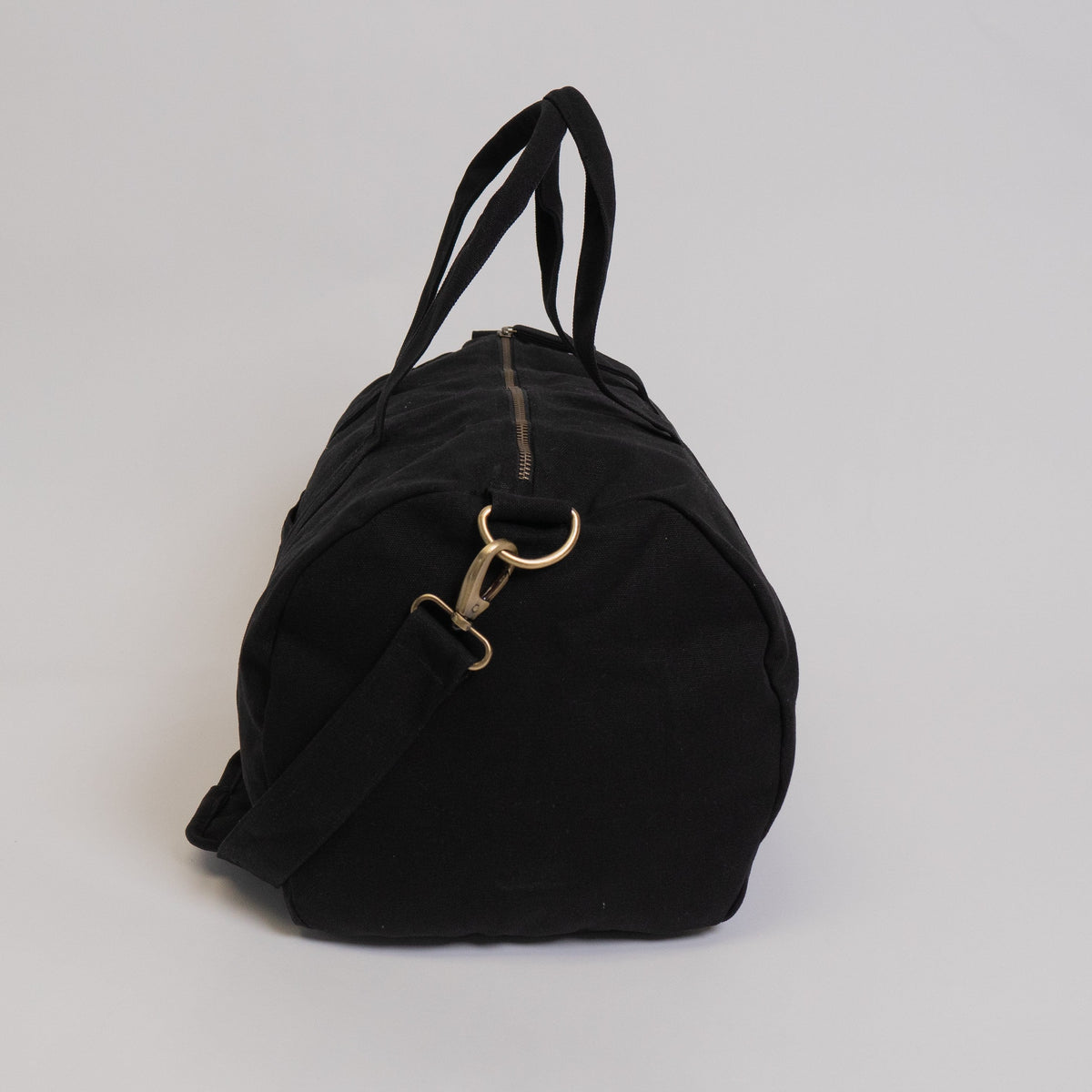 small gym bag men#color_ivory-black
