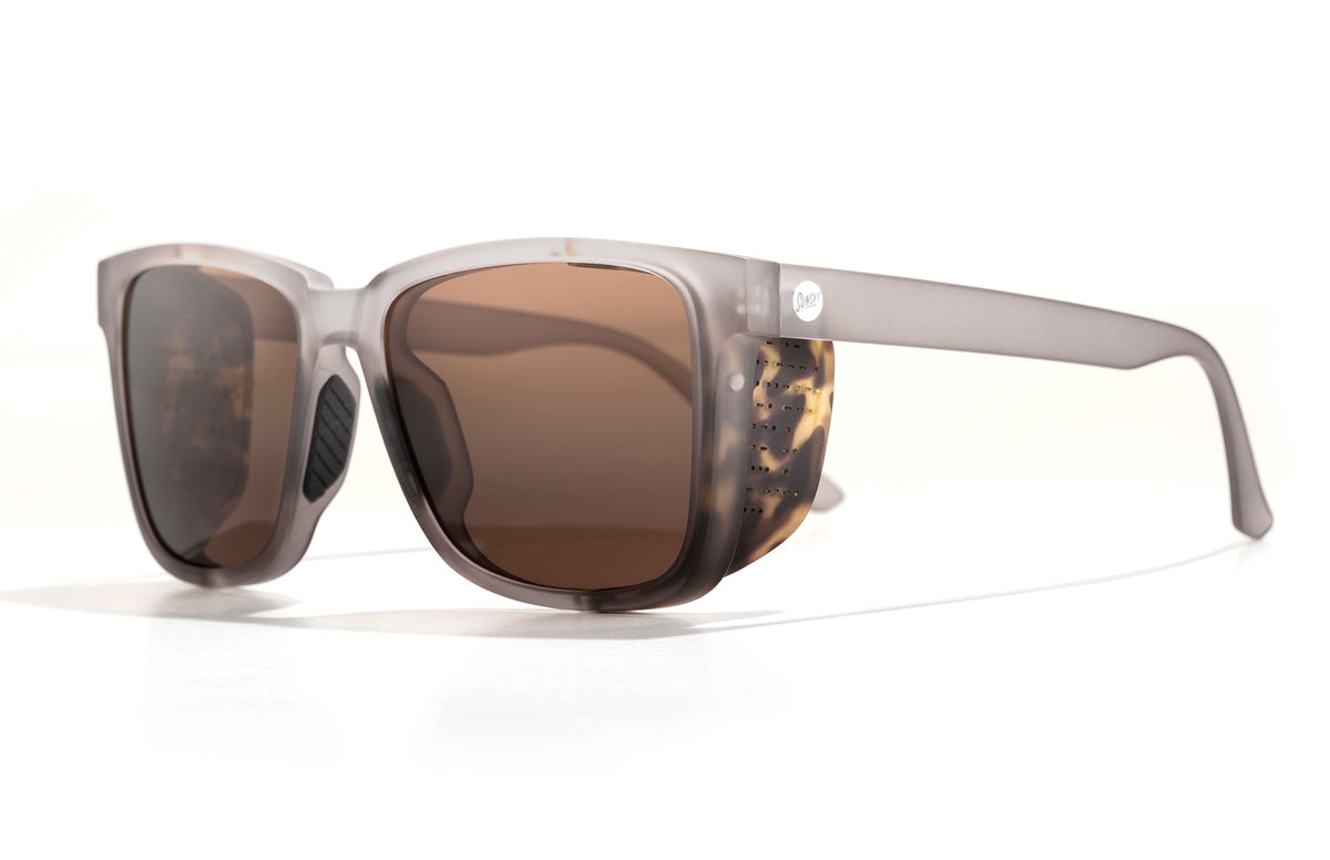 PROD_SUN_CO_MAMP sunski couloir mist amber low angle side shot