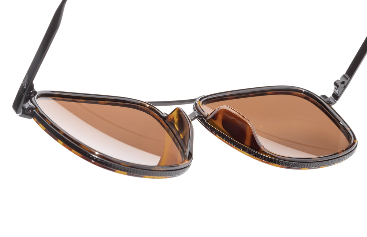 PROD_SUN_ES_TAM sunski estero tortoise amber nosepad angle