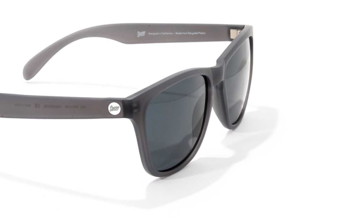 PROD_SUN_HL_BK sunski headland black left side angle