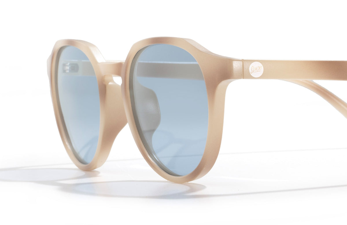 PROD_SUN_VT_BTG sunski vallarta blone tortoise arctic close up three quarter angle