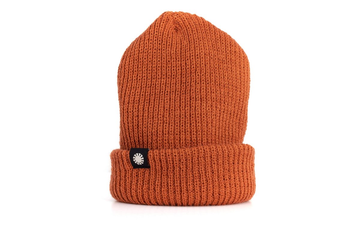 PROD_BEA_SS_BSI sunski shoulder season beanie burnt sienna standing upright