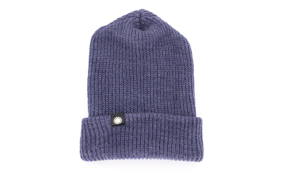 PROD_BEA_SS_DEN sunski shoulder season beanie denim flat lay